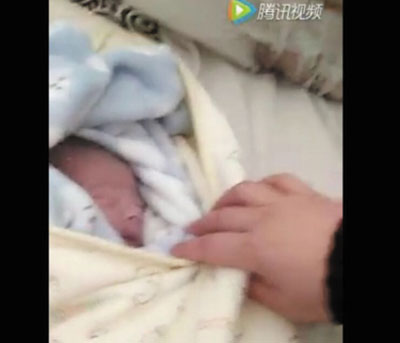 痛心，大連一女嬰剛出生兩個(gè)小時(shí)就被棄垃圾桶