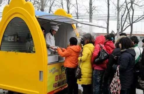 書報亭、早餐車，甚至垃圾桶都有二維碼“身份證”了。